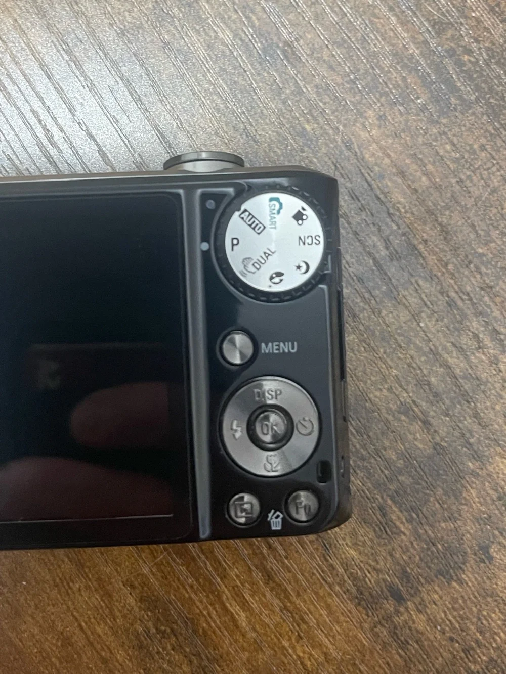 Samsung TL210 Camera W/ Charger + Case